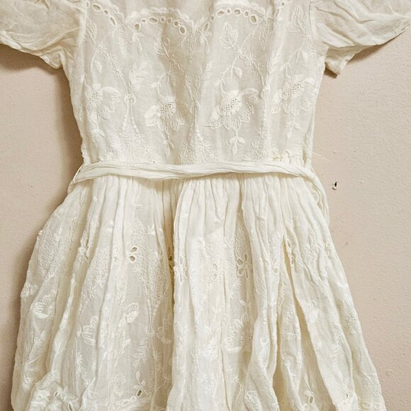 GIRLS 1950'S WHITE BAPTISM DRESS W/EMBRIODERED DETAIL - Picture 6 of 8